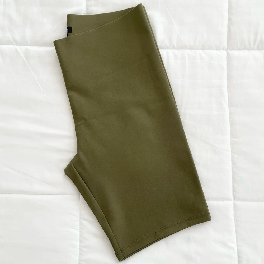 LOFT Sculpt Bike Shorts - Picture 4 of 7